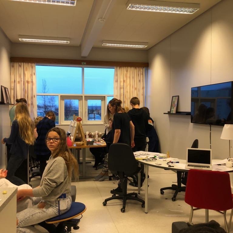 46495930_330491821114336_8368677041054154752_n