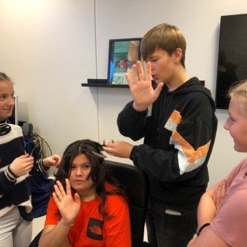 46501275_2331489060199206_715153956484939776_n