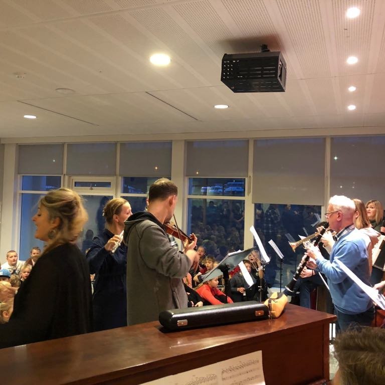 46513151_754792358200910_7030498384196665344_n