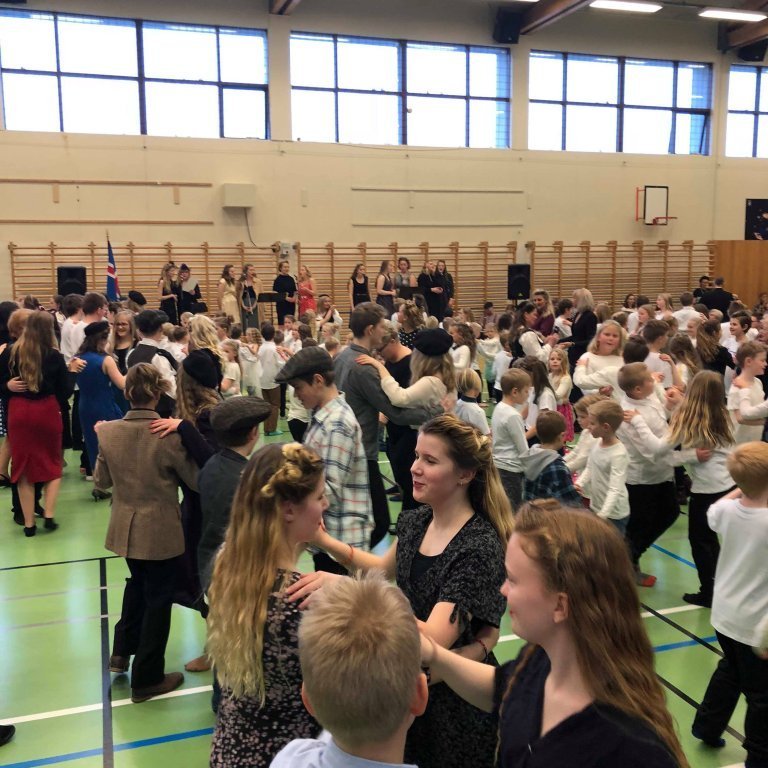 46513443_209529446603799_1865584538973896704_n