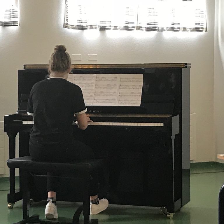 40628763_328153017921765_3927045124520935424_n