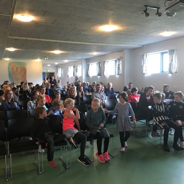 40744643_1480917735385051_5544410120340897792_n