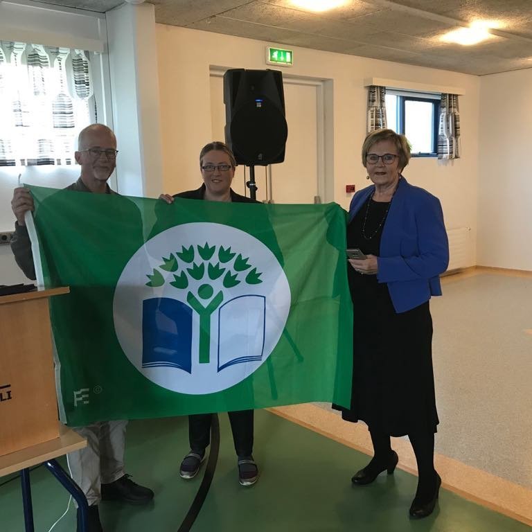 40769064_1477902448977321_5219793824934526976_n