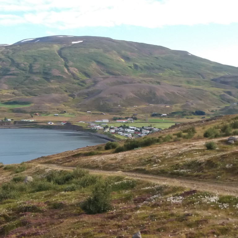 Horft yfir Grenivík af Skælu