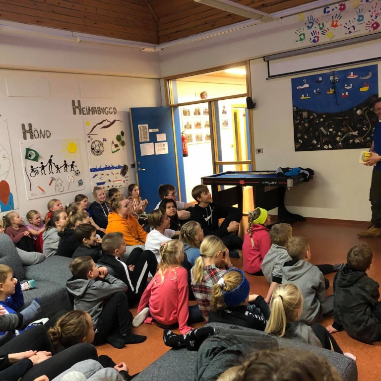 Gunni Helga í heimsókn.